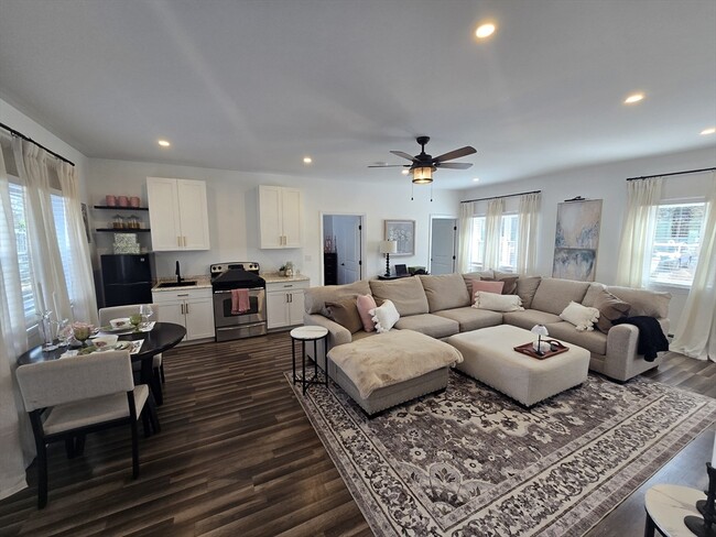 Photo - 42 Salem St Townhome