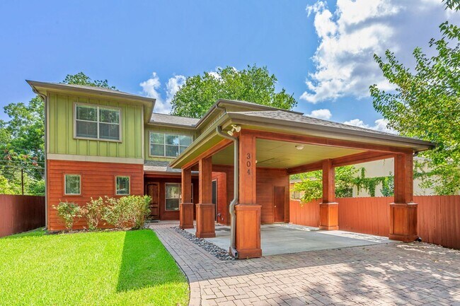 Photo - 304 Zennia St