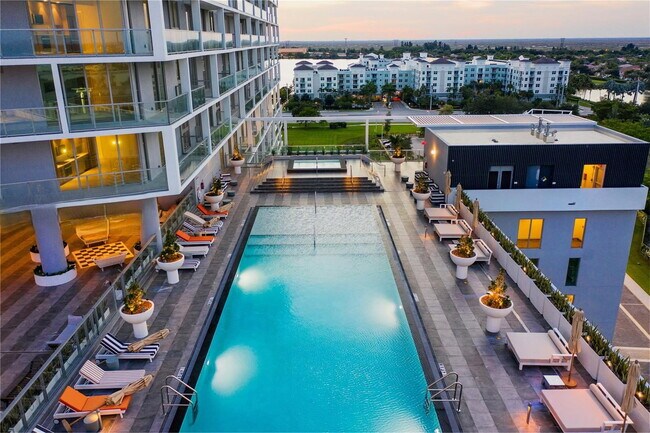 Photo - 2000 Metropica Wy
