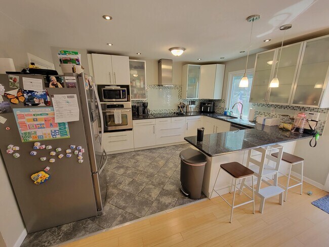 Kitchen - 555 Coventry Lane