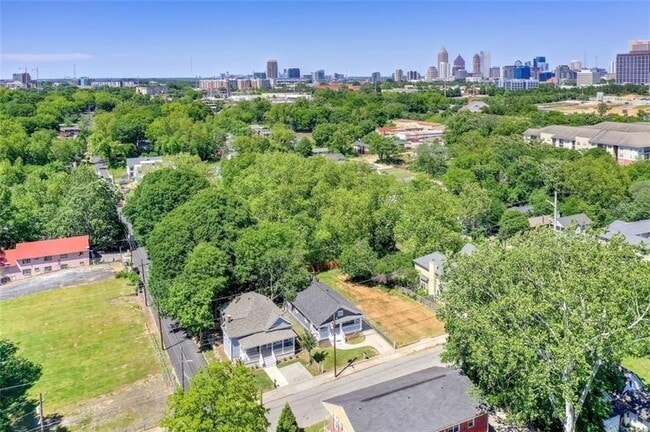 Photo - 679 Jones Ave NW