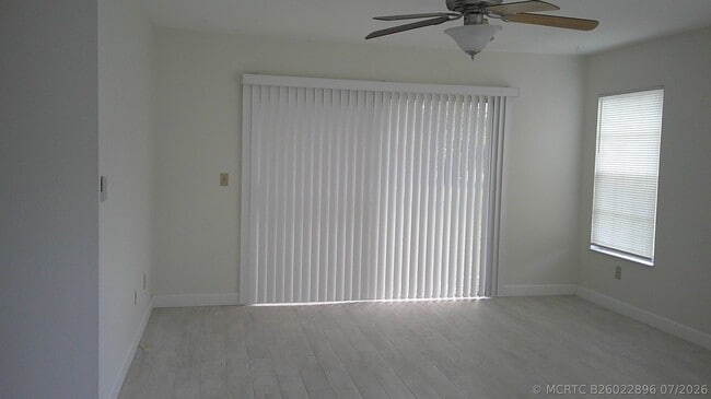 Photo - 1350 SE La Haven Ct