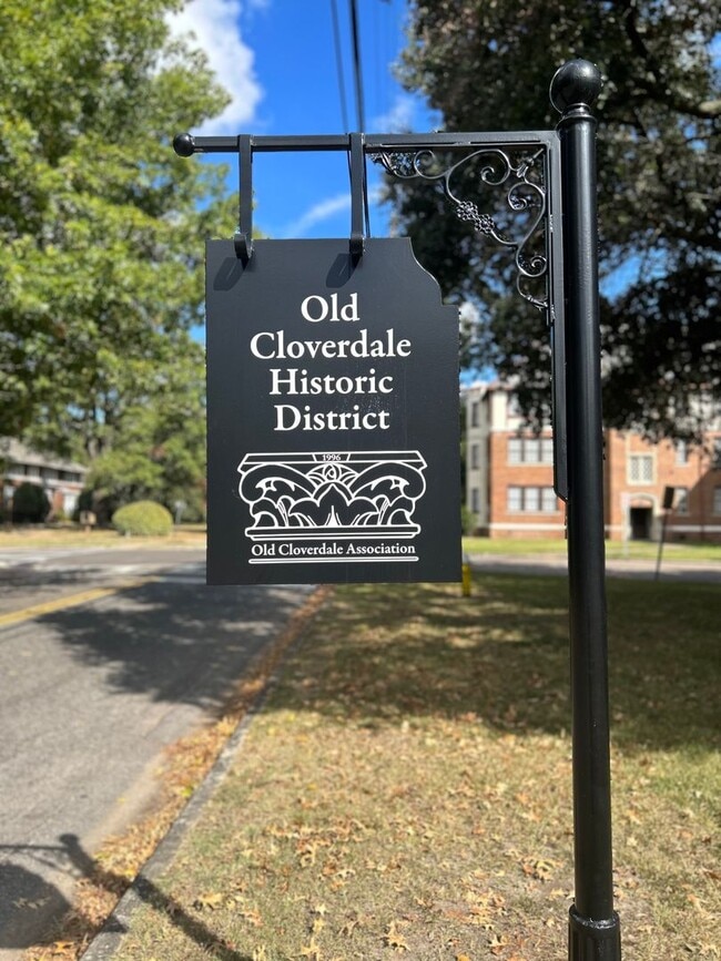 Building Photo - Cute Home in Old Cloverdale