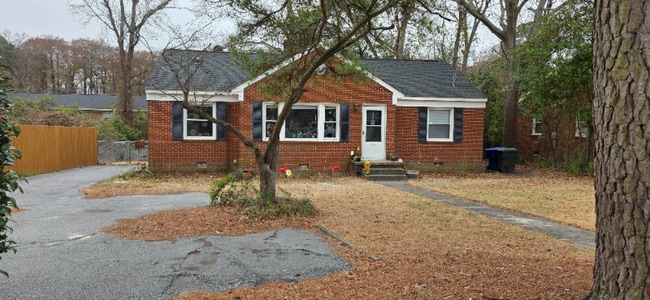 Photo - 2506 E 4th St