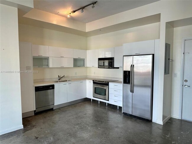 Building Photo - 1 bedroom in Miami FL 33132 Rental