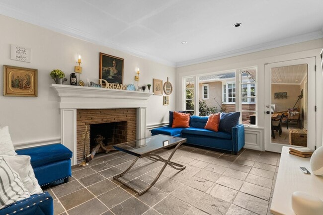 Photo - 1165 Coldwater Canyon Dr