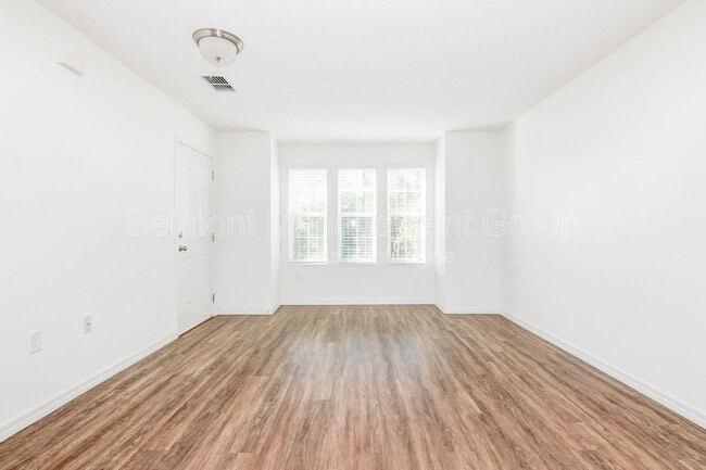 Photo - 272 Hart Ln Unit 201