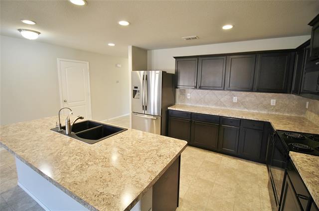 Photo - 210 Hackney St