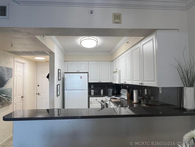 Building Photo - 2501 S Ocean Dr Unit 1232