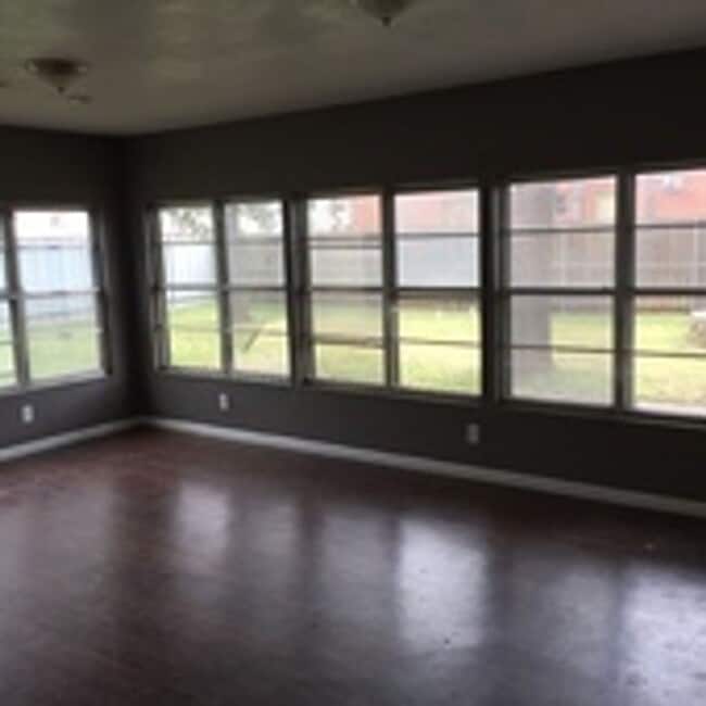 Photo - Pre Leasing for fall 2026! 5/3 in Medical District!