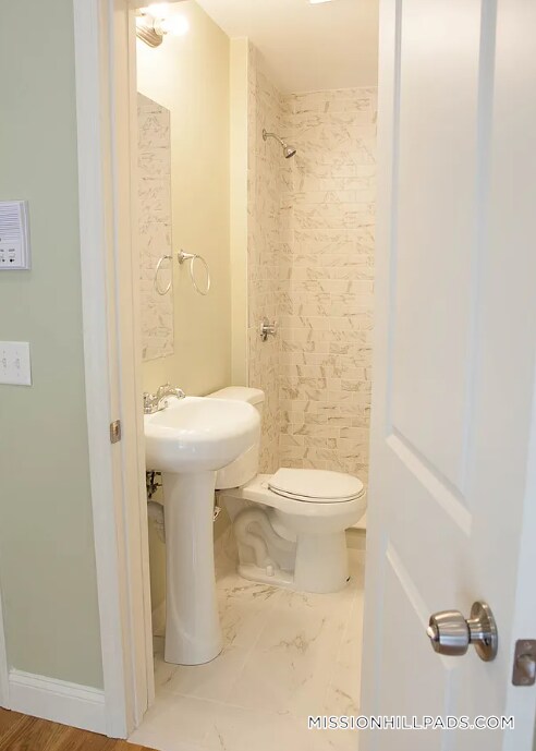 Photo - 409 Dudley St Unit 2