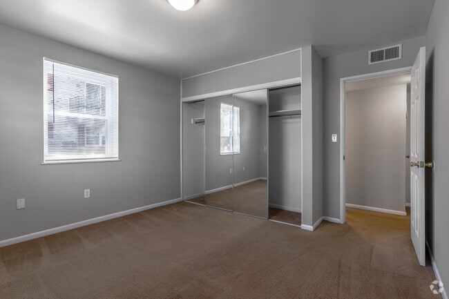 2 Bed/ 1 Bath