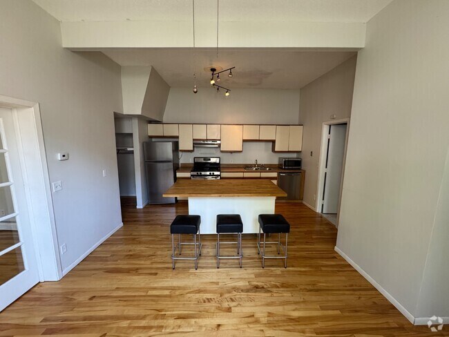 Building Photo - 450 Dayton Ave Rental