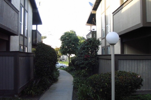 walk way - 812 Coriander Dr Unit Q