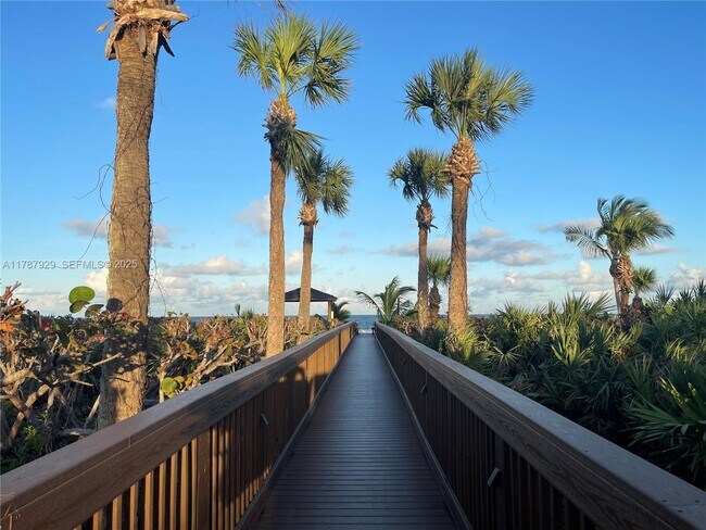 Photo - 5047 N Hwy A1A Unidad 1205