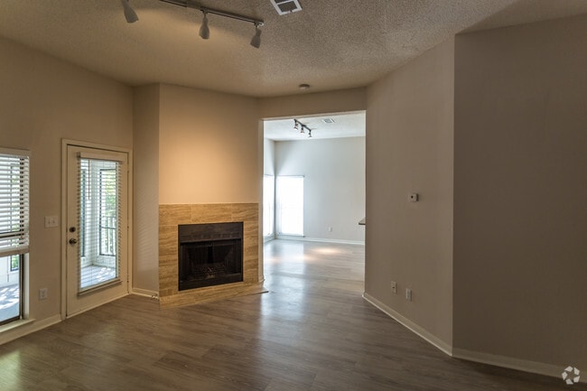 3BR, 2.5BA - Elmwood/2005 SF - Living Room