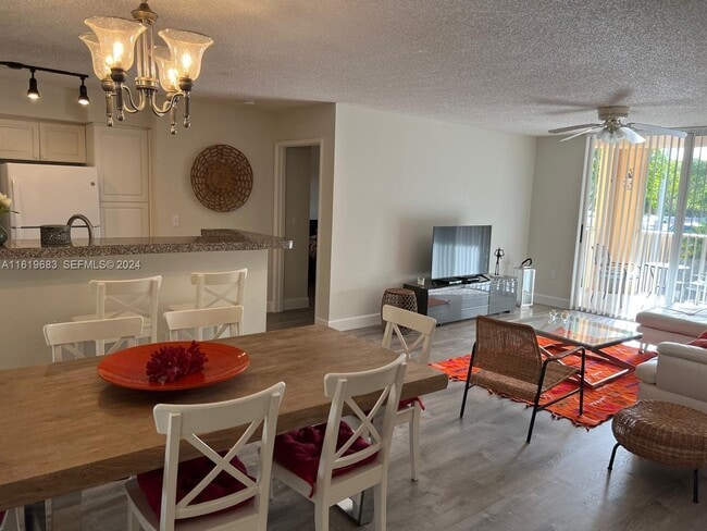 Photo - 19901 E Country Club Dr Unidad 2207