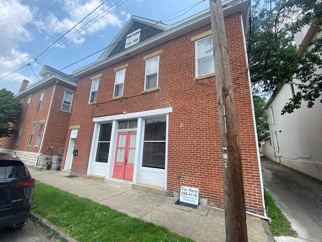 Building Photo - Kerr St 694-696 GW2 Unit 694 (Lower)