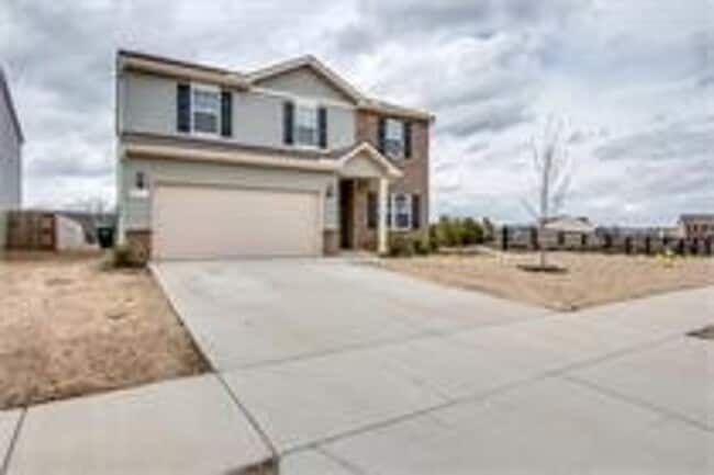 Building Photo - Beautiful 4bd 2.5ba home with Community Am...