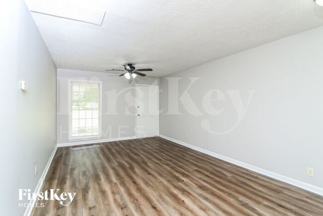 Photo - 1910 Brownsville Rd