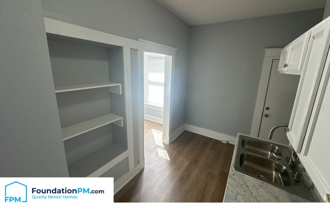 Photo - 1688 Glenview Ave