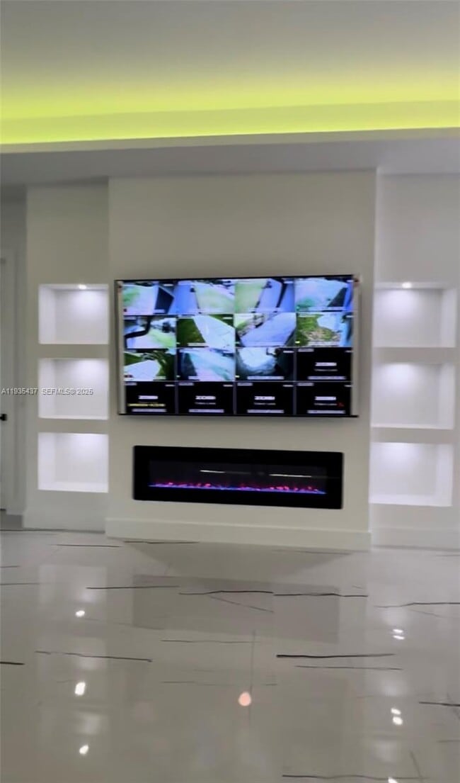 Photo - 616 Maple Ave N