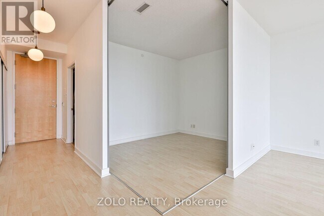 Photo - 33 Mill St Unit 901