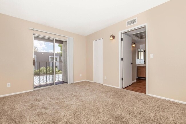 Photo - Broadway Proper