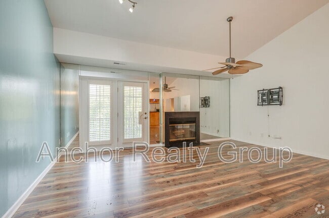 Building Photo - 315 24th St Unit #330 Rental
