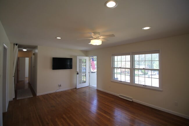 Photo - 2906 Brigadoon Pkwy