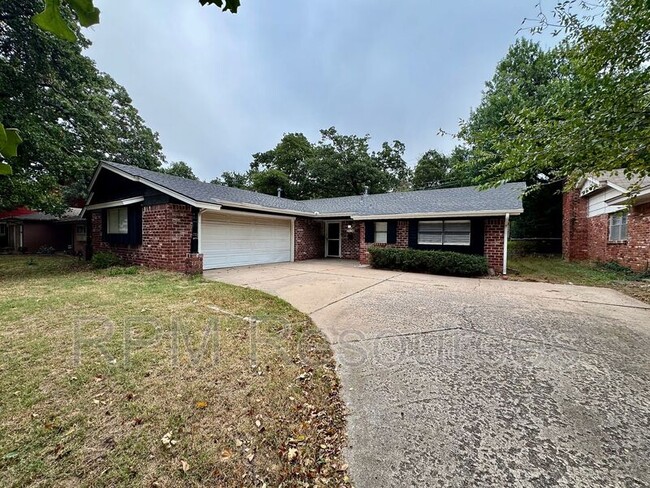 Photo - 2924 N McMillan Ave