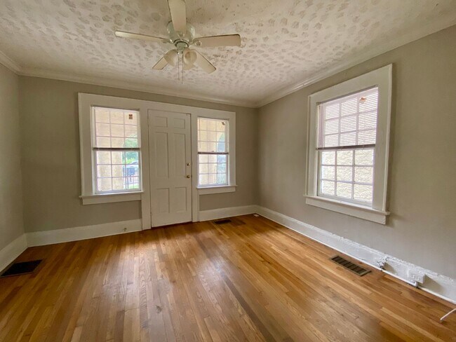 Photo - Spanish Oaks Apartment