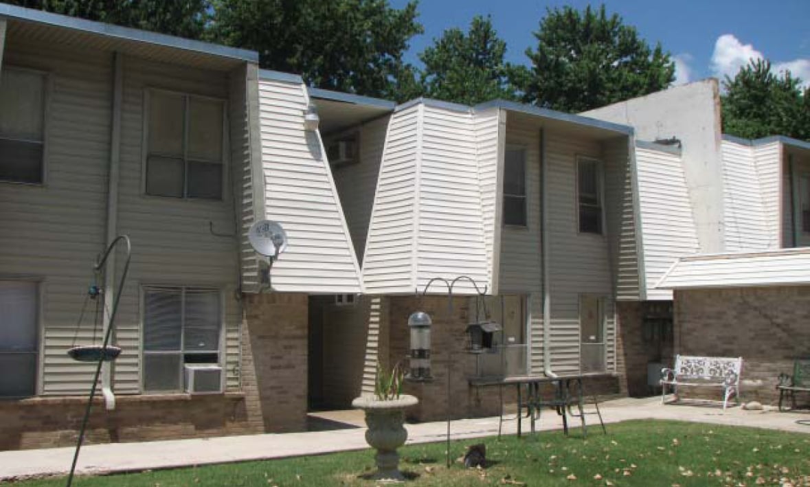 Woodward Manor - Woodward Manor Apartments