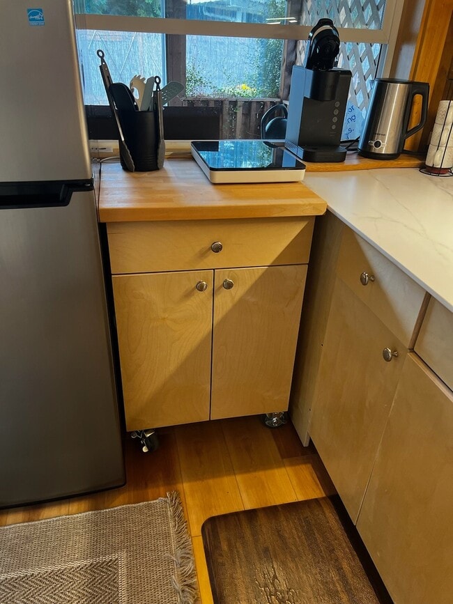 Photo - 5623 84 St E