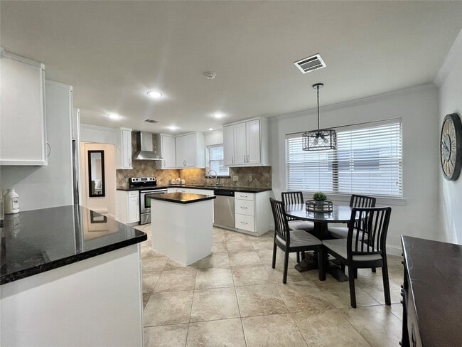 Photo - 6210 Queensloch Dr