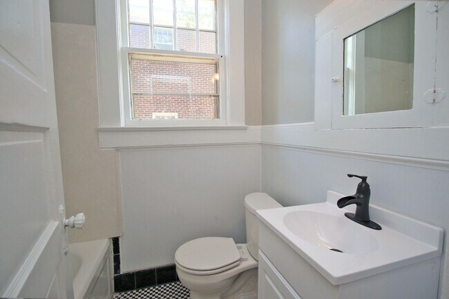 Photo - RENOVATED ONE BEDROOM, ONE BATH DUPLEX APARTMENT – AVAILABLE JULY 14TH!