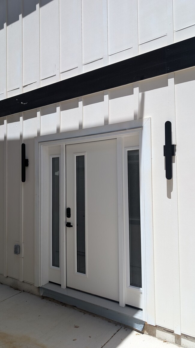 Modern Front door - 102 Loma Vista Ct