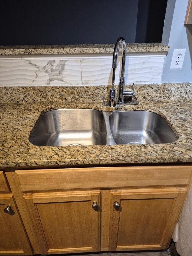 Photo - 1057 Dale Ave