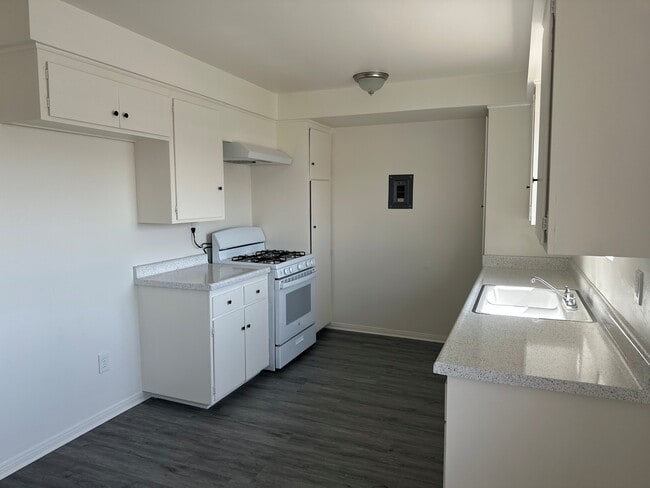 Cherokee Trail Apts - Cherokee Trail Apts