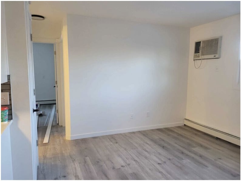 Photo - 409 4th St NE