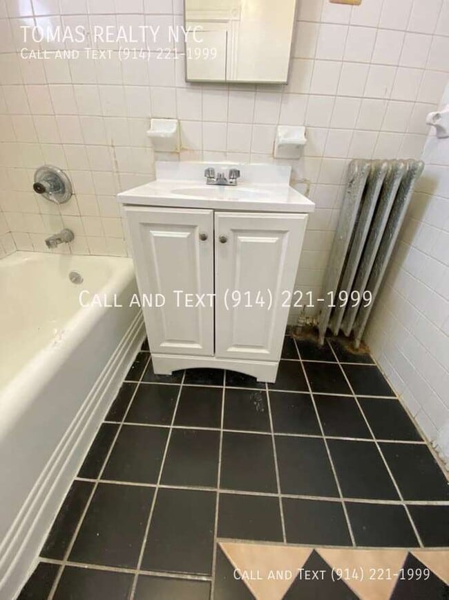 Photo - 138 Hawthorne Ave