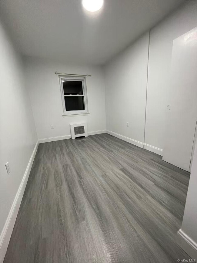 Photo - 198-01 56th Ave