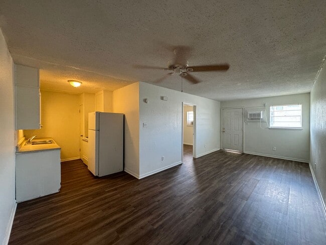 505 Sunset Ln Unidad D