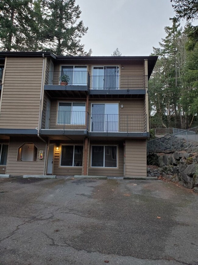 Building Photo - Danwood 9719-2 Unit Danwood 9719-2