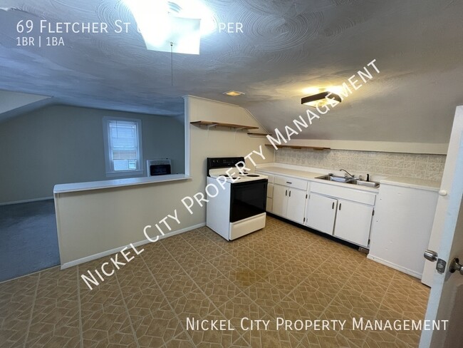 Building Photo - 69 Fletcher St Unit Upper