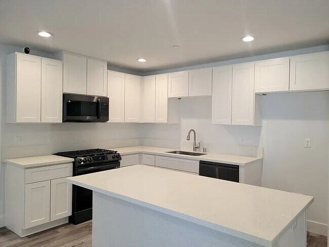 Photo - 7332 Poppy Blvd