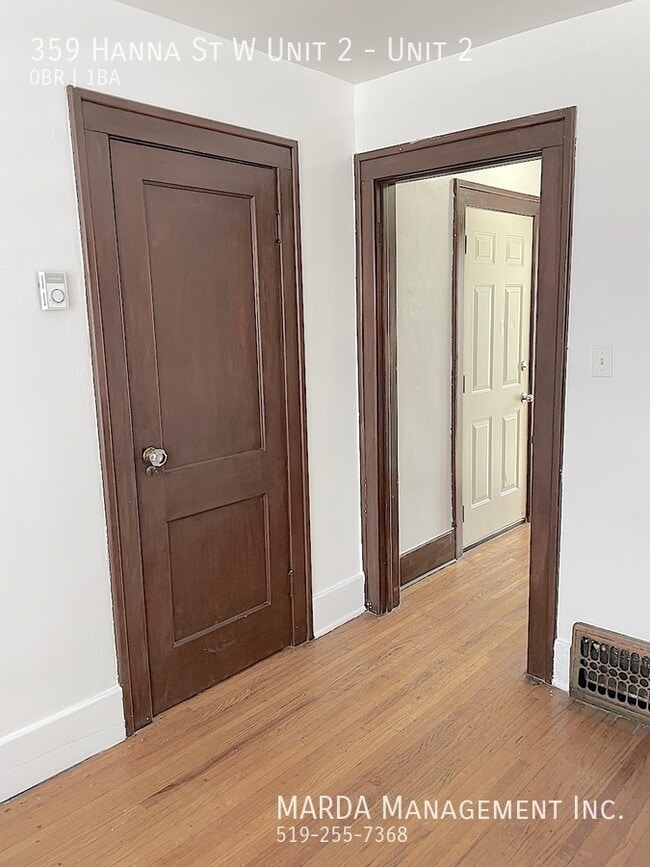 Photo - COZY BACHELOR IN 4-PLEX DOWNTOWN + HYDRO & GAS Unit 2