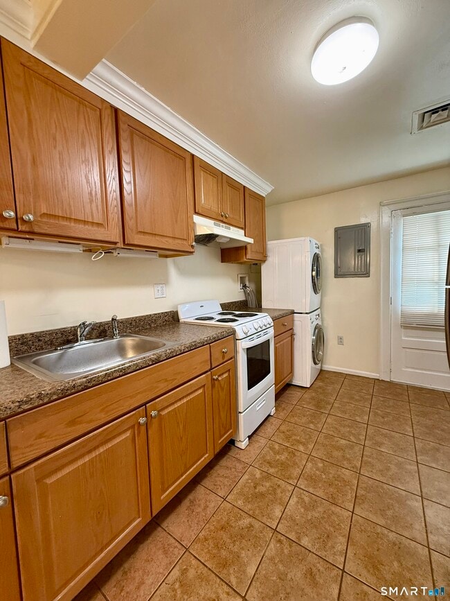 Photo - 53 Mc Clean Ave