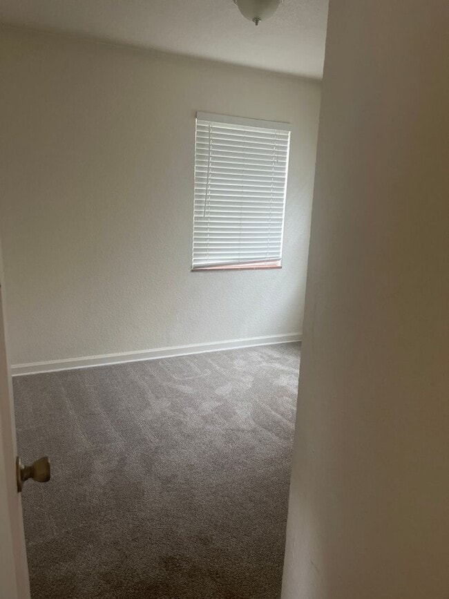 Photo - 2bedroom Duplex with PRIVATE YARD