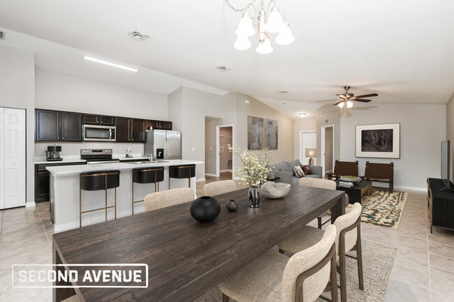 Photo - 846 Carnation Ave SE